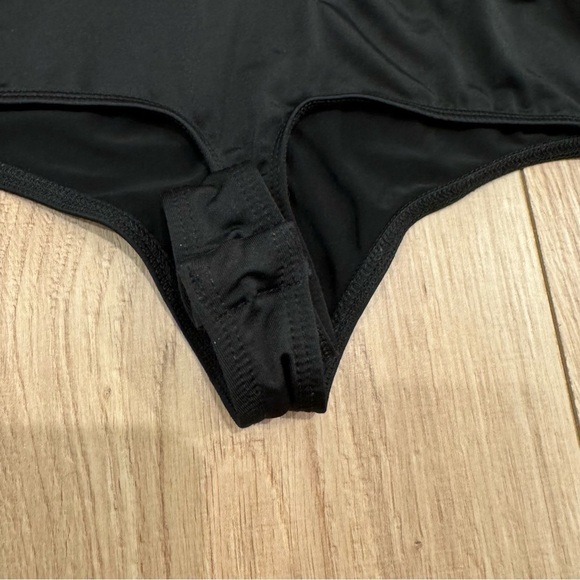 ASOS Angel Sleeve Wrap Animal Print Bodysuit - Picture 9 of 10